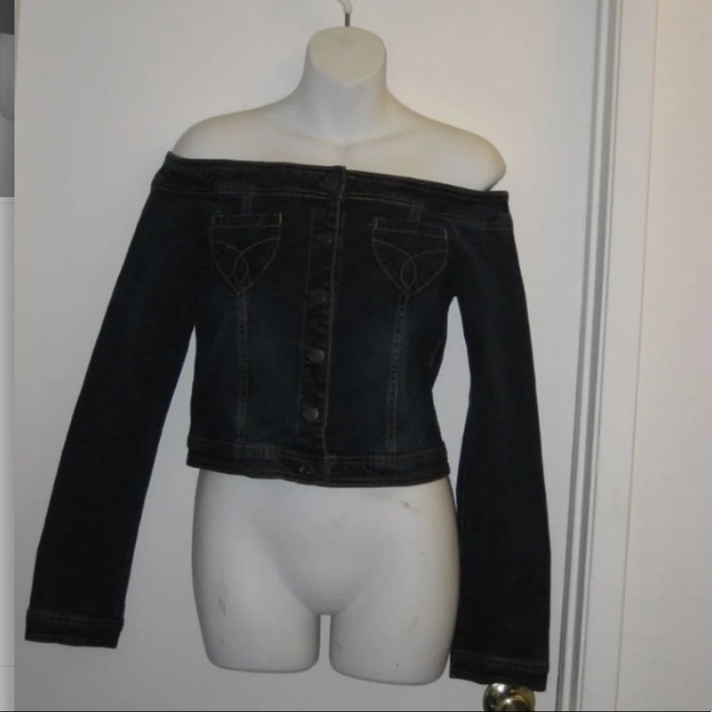 Off the shoulder jean jacket